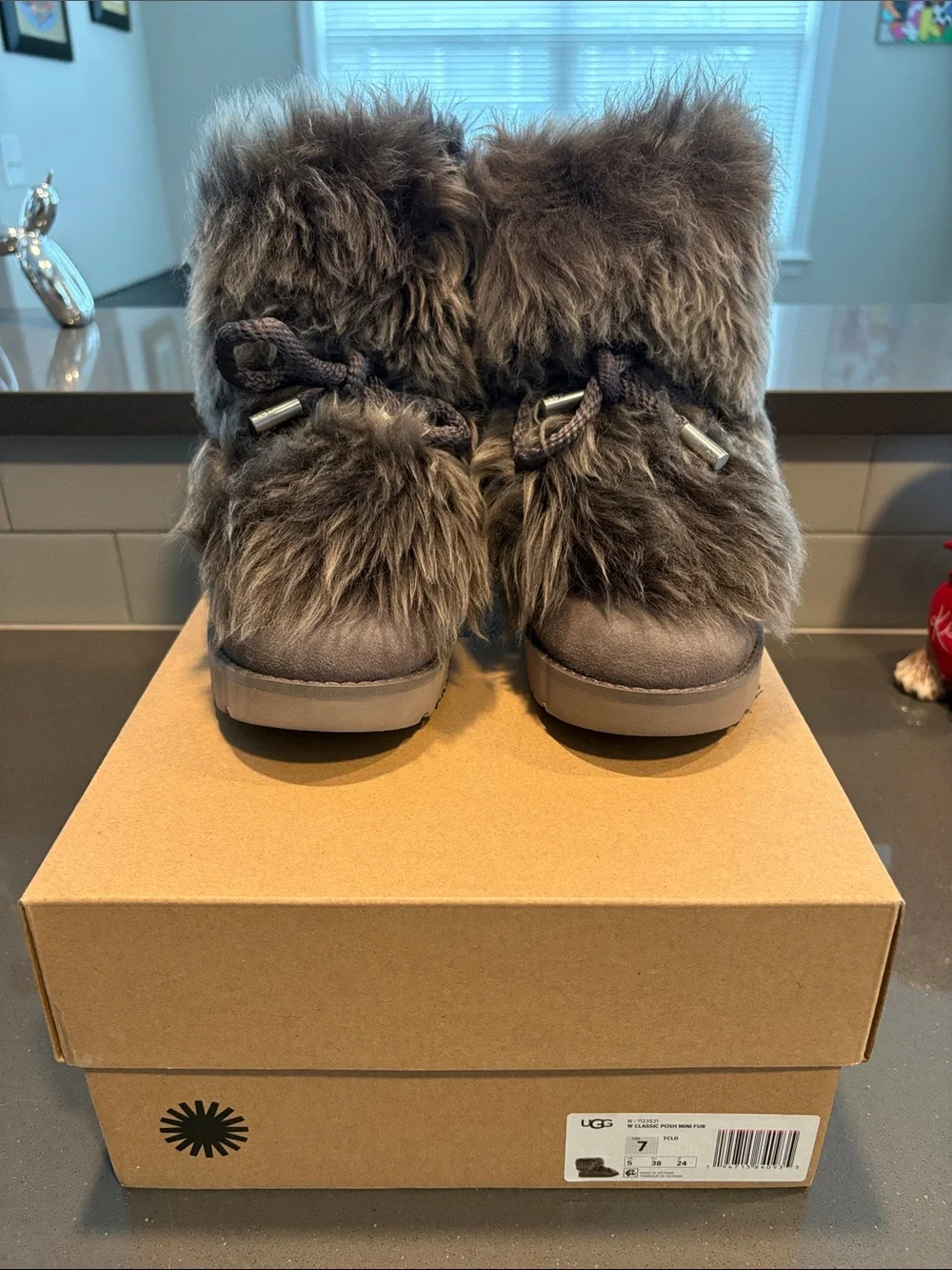 UGG Women's Classic Posh Mini Fur